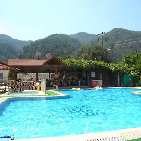 Hotel Efem Aparments *