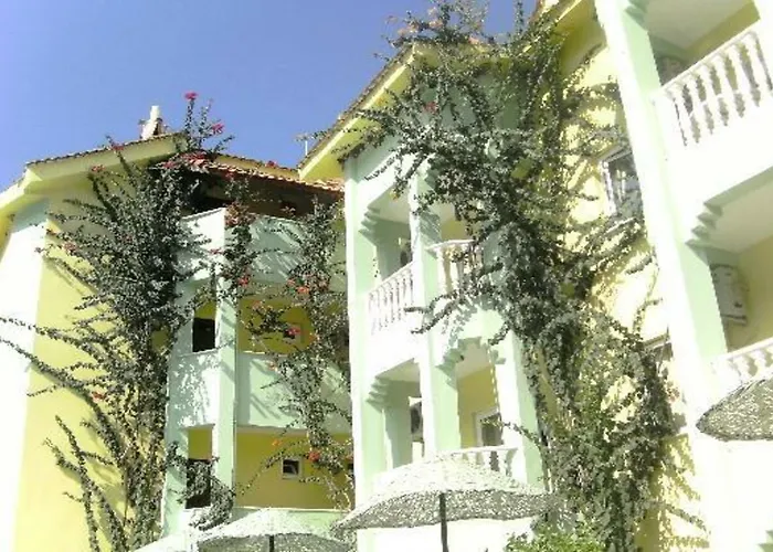 Efem Aparments * İçmeler