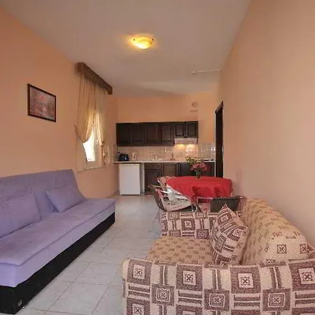 Efem Aparments * İçmeler